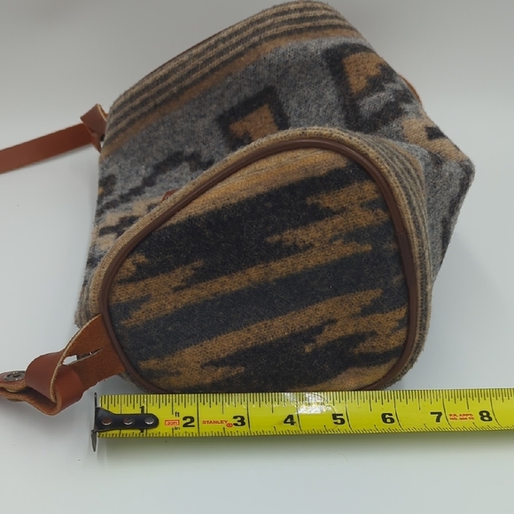 Pendleton Vintage Wool Crossbody Bag Tribal Print Zipper Leather Strap Women's - Picture 8 of 11